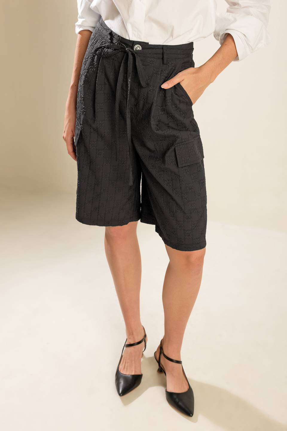 SEE WHAT HAPPENS WOVEN BERMUDA SHORTS Flying Tomato